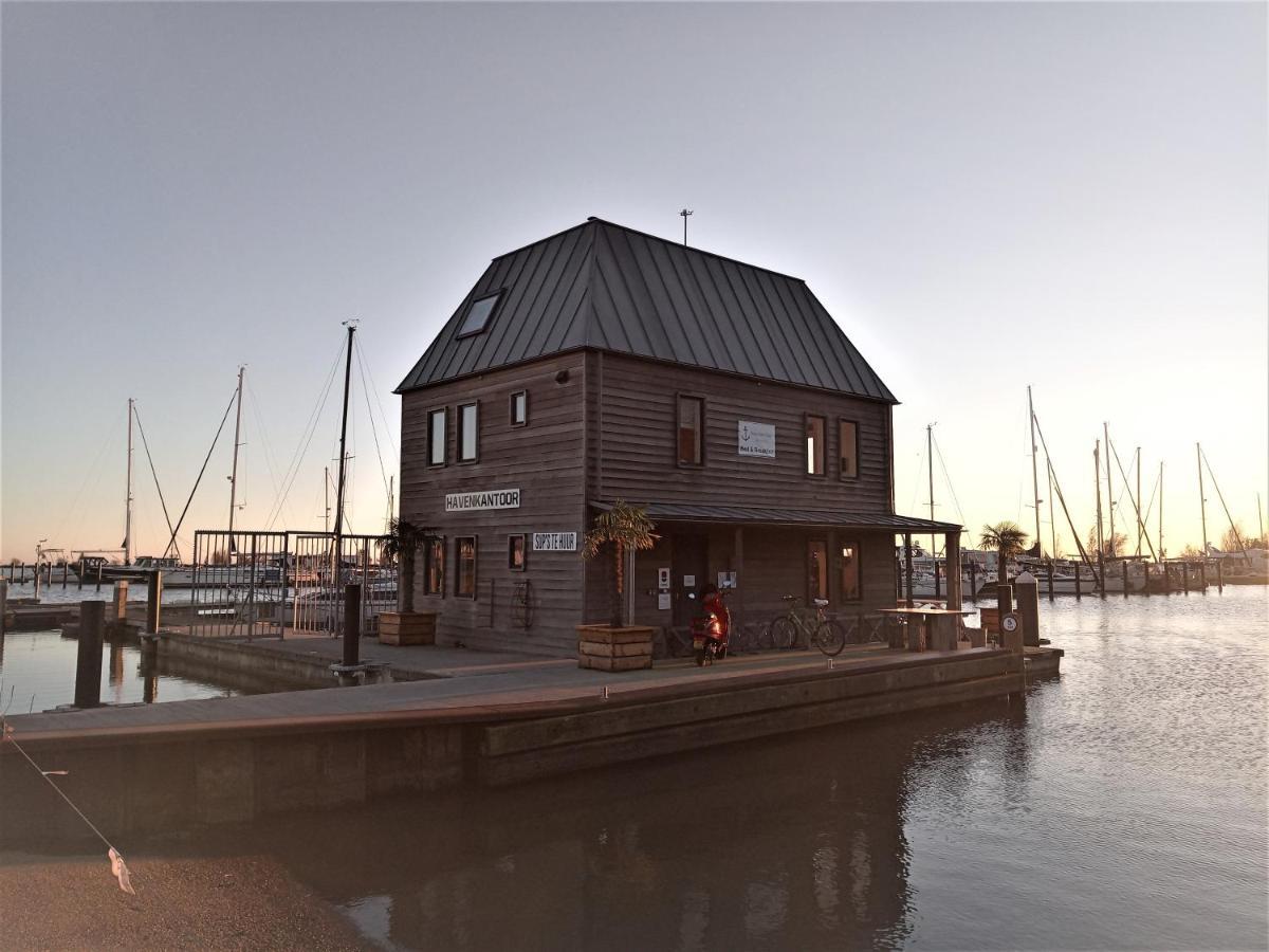 Kaap Hoorn Club Bed En Breakfast 외부 사진
